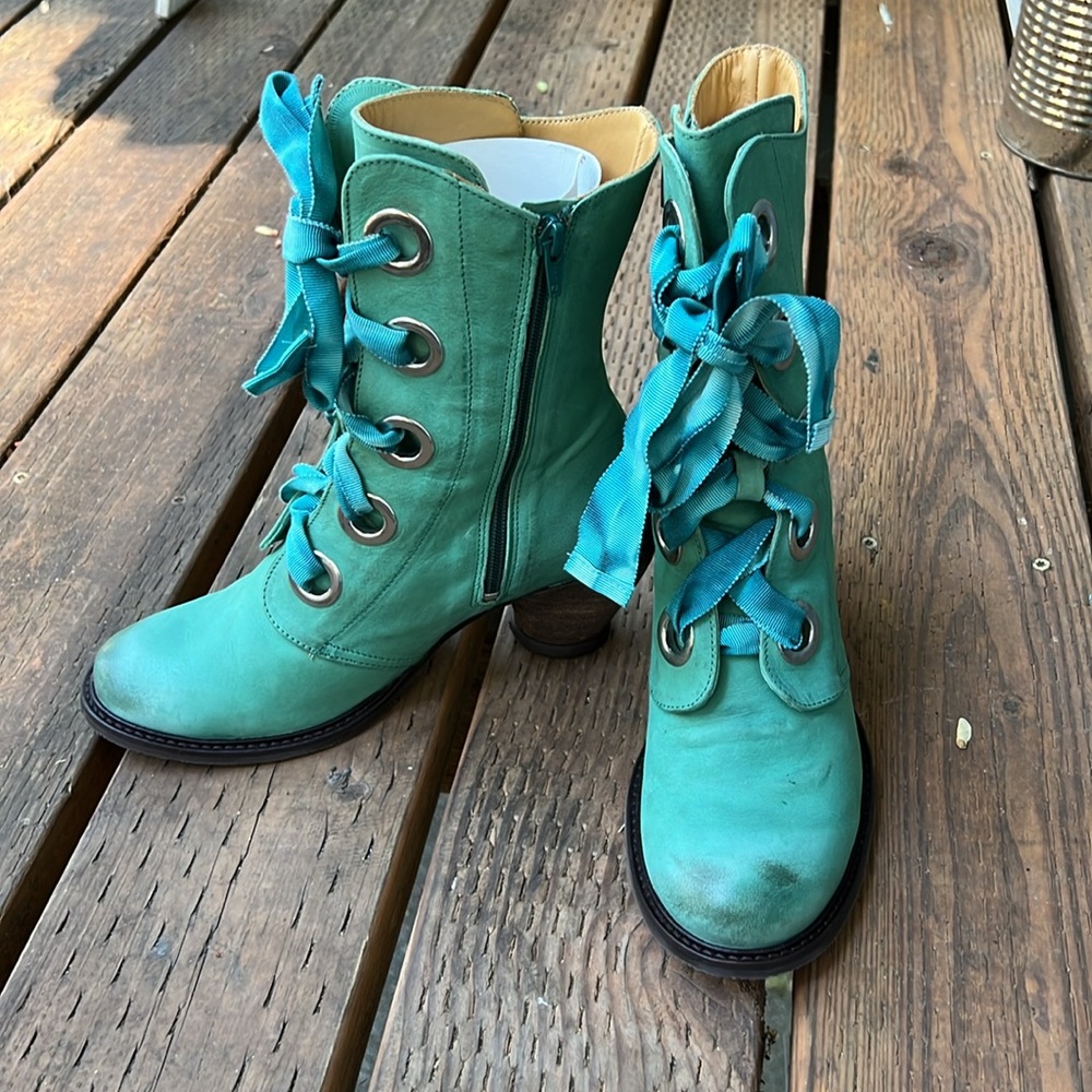 Fluevog East End Gladstone Mid-Calf Laceup Heeled Leather Boots Like New